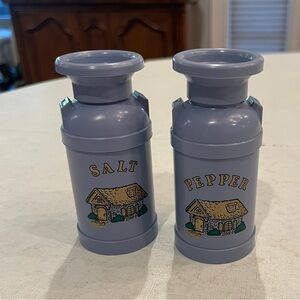 Vintage country blue milk jug style  Salt and Pepper Shakers. So kitschy!